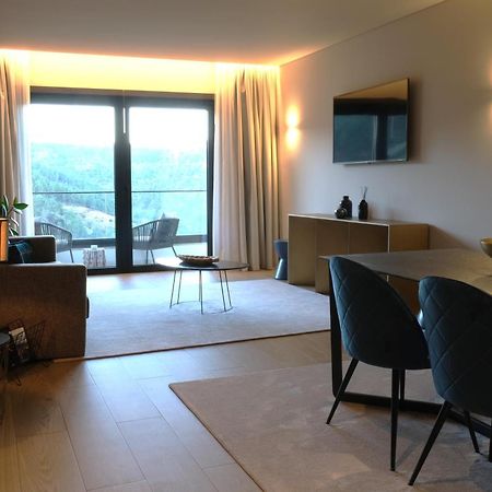 Mw Douro Wine & Spa Санта-Марта-ди-Пенагиан Экстерьер фото A suite at the hotel