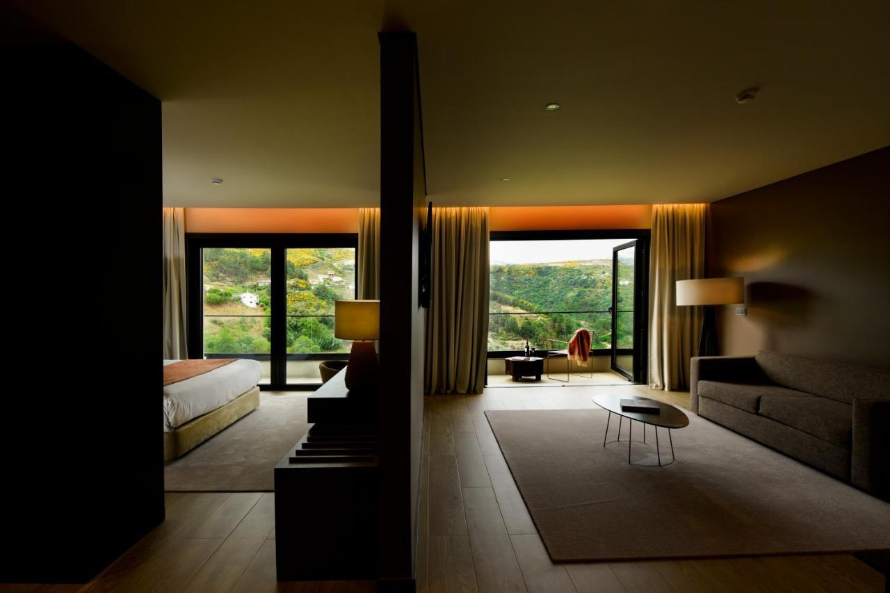 Mw Douro Wine & Spa Санта-Марта-ди-Пенагиан Экстерьер фото A room at the hotel