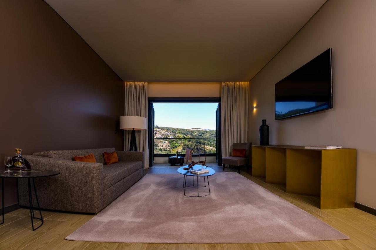 Mw Douro Wine & Spa Санта-Марта-ди-Пенагиан Экстерьер фото A room at the hotel