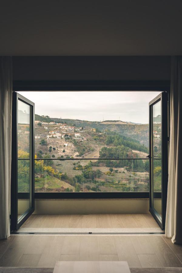 Mw Douro Wine & Spa Санта-Марта-ди-Пенагиан Экстерьер фото View of the village from the hotel