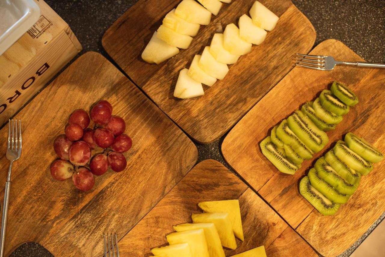 Mw Douro Wine & Spa Санта-Марта-ди-Пенагиан Экстерьер фото Fruit platters