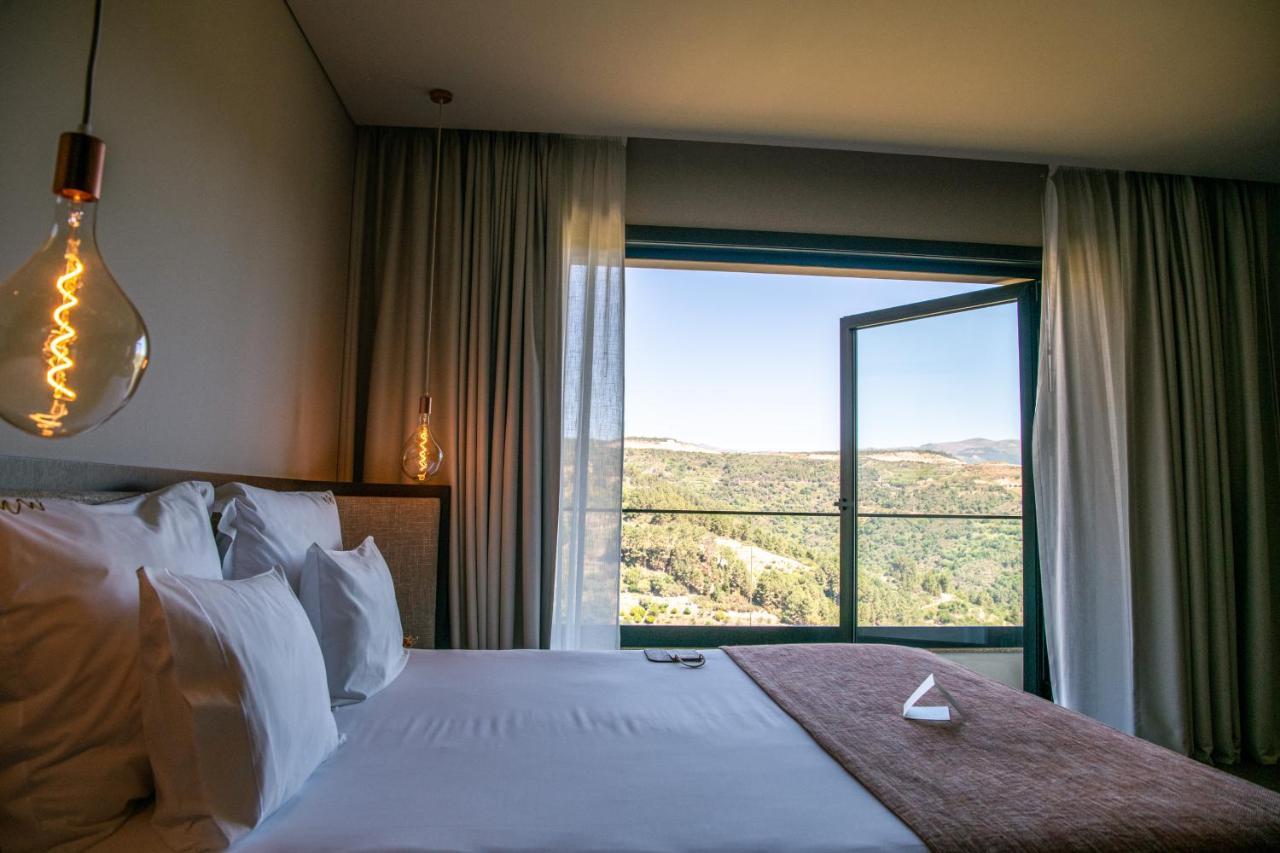 Mw Douro Wine & Spa Санта-Марта-ди-Пенагиан Экстерьер фото A bedroom at the hotel