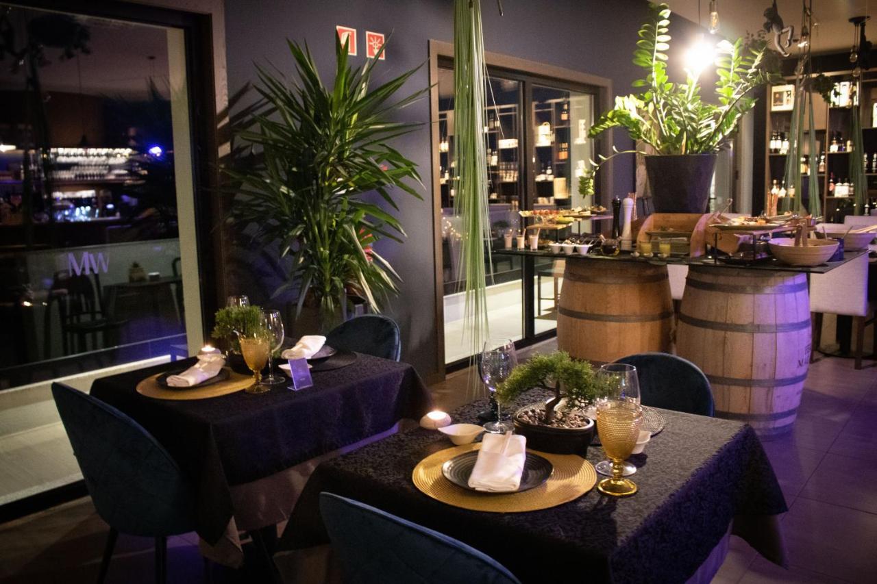Mw Douro Wine & Spa Санта-Марта-ди-Пенагиан Экстерьер фото Restaurant in the hotel