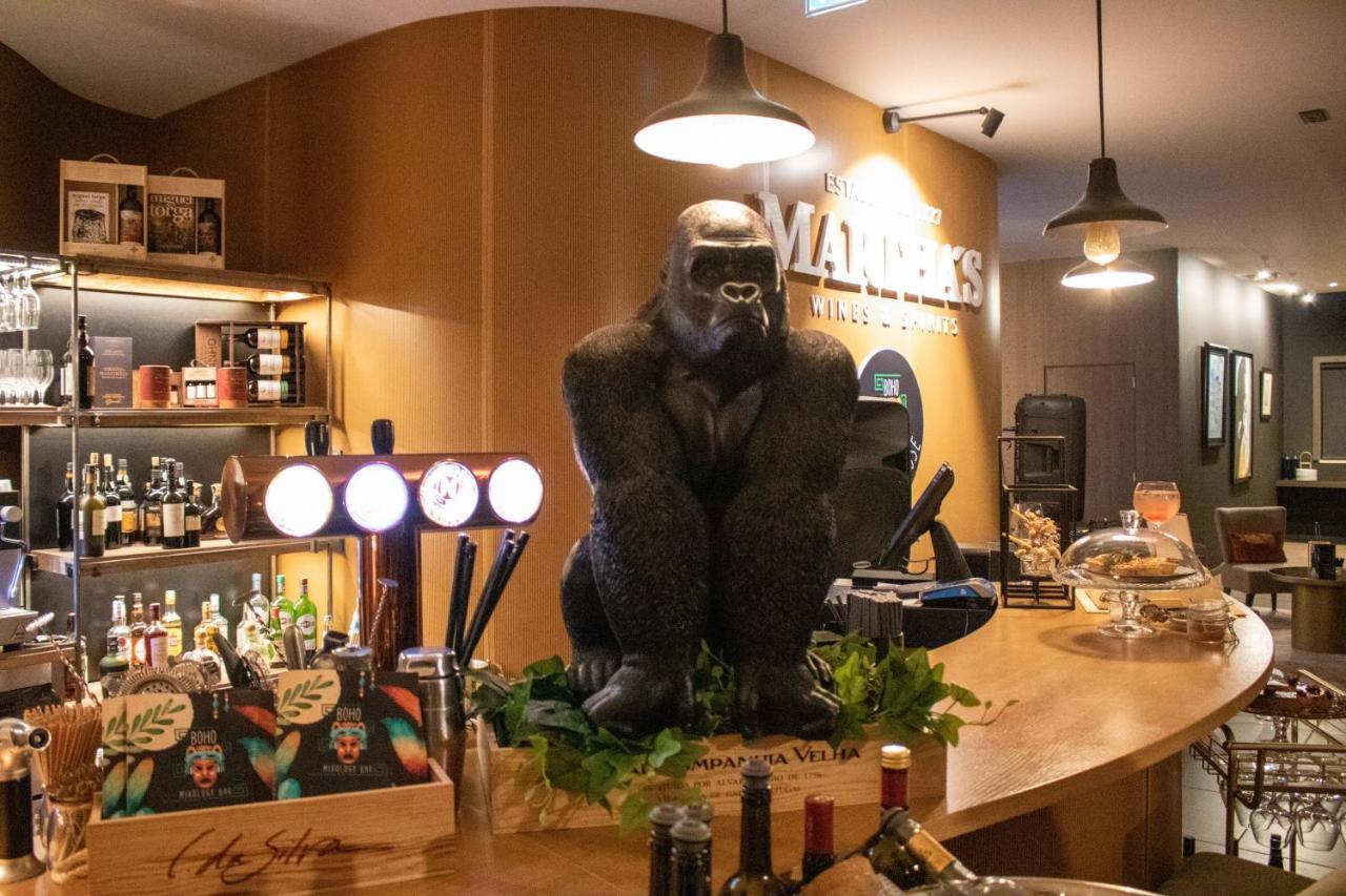 Mw Douro Wine & Spa Санта-Марта-ди-Пенагиан Экстерьер фото The bar at the London Zoo