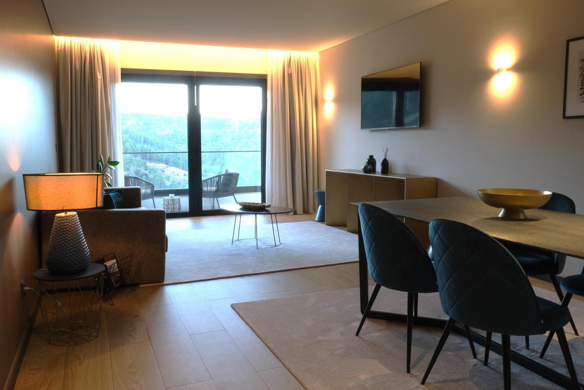 Mw Douro Wine & Spa Санта-Марта-ди-Пенагиан Экстерьер фото A suite at the hotel